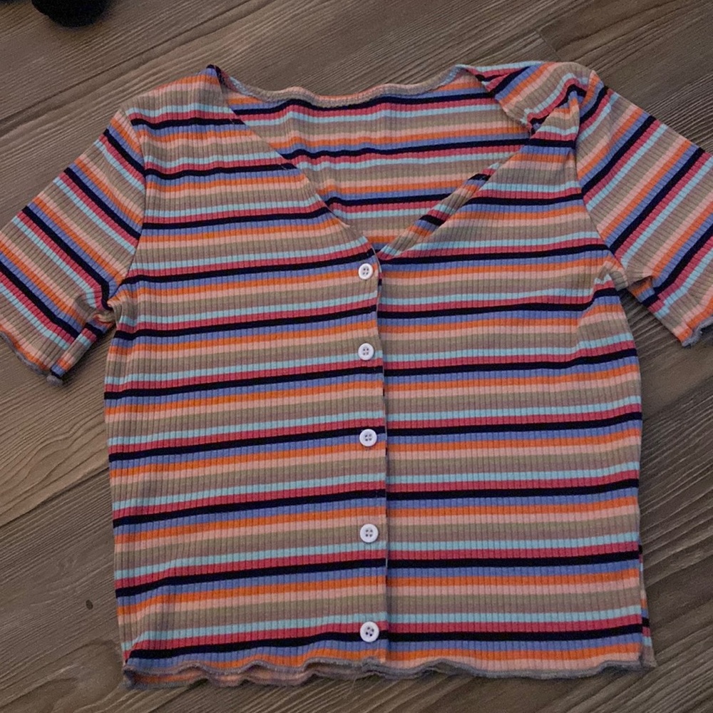 Colorful short sleeve top